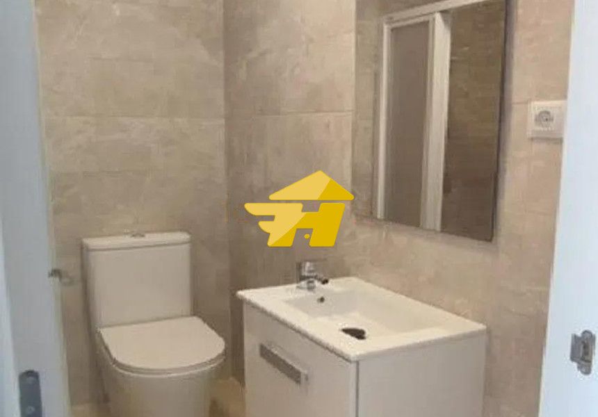 Bathroom of Flat for sale in Benalmádena  with Private garden and Swimming Pool