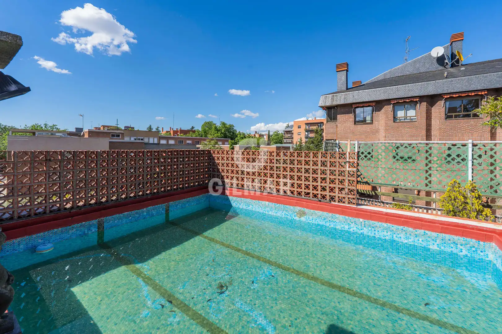 Piscina de Àtic en venda en Madrid amb Calefacció, Jardí privat i Piscina