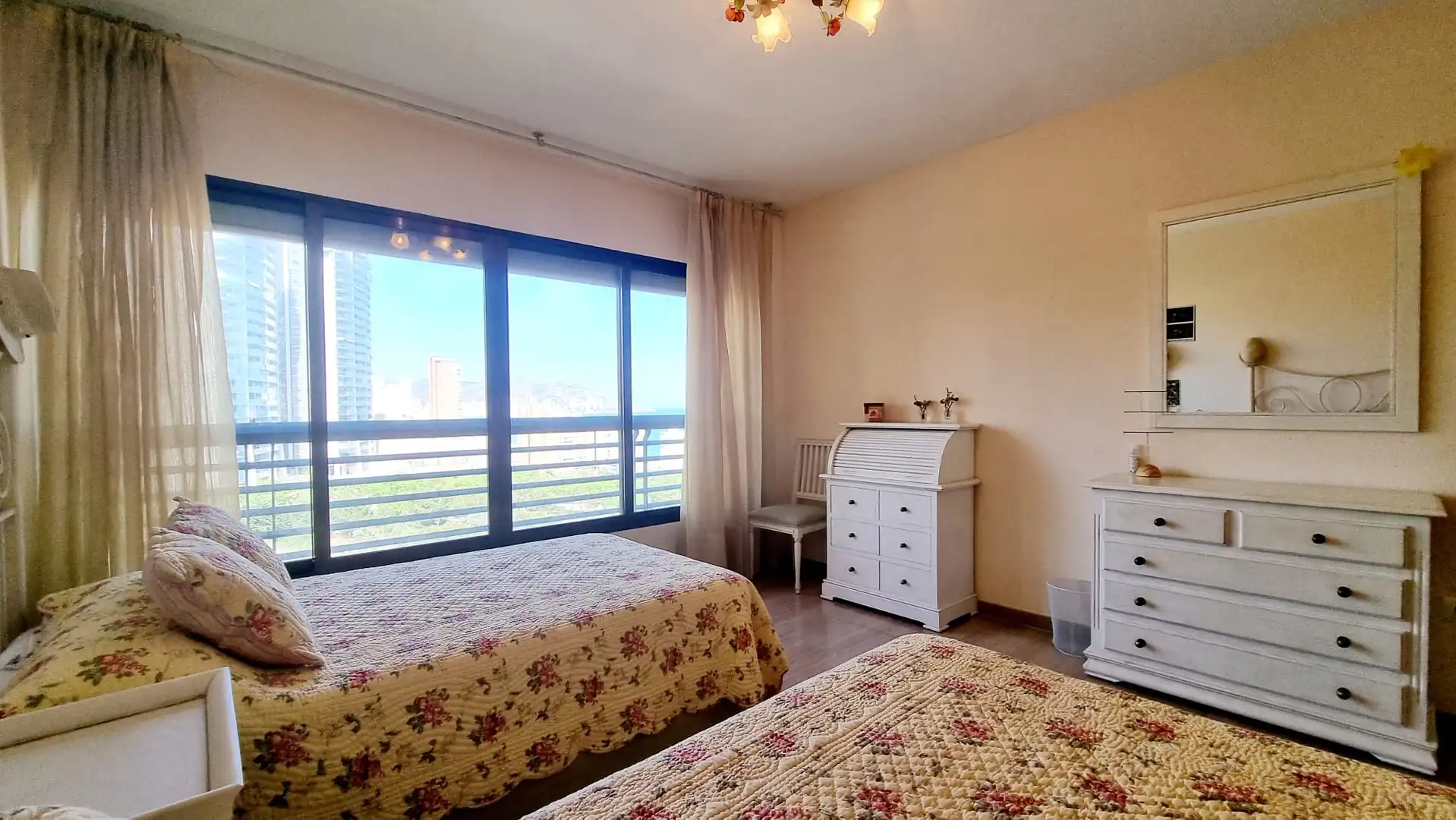 Habitación de Ático en venta en Benidorm con Aire acondicionado, Jardín privado y Terraza
