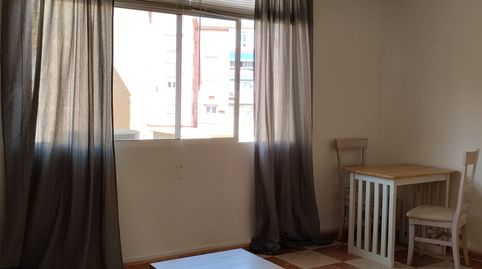 Foto 2 de Piso de alquiler en Calle Casarabonela, Santa Cristina - San Rafael, Málaga Capital