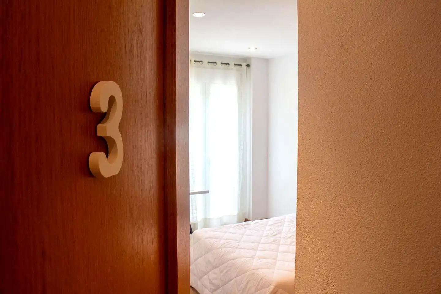Dormitori de Apartament de lloguer en Valencia amb Aire condicionat, Moblat i Balcó
