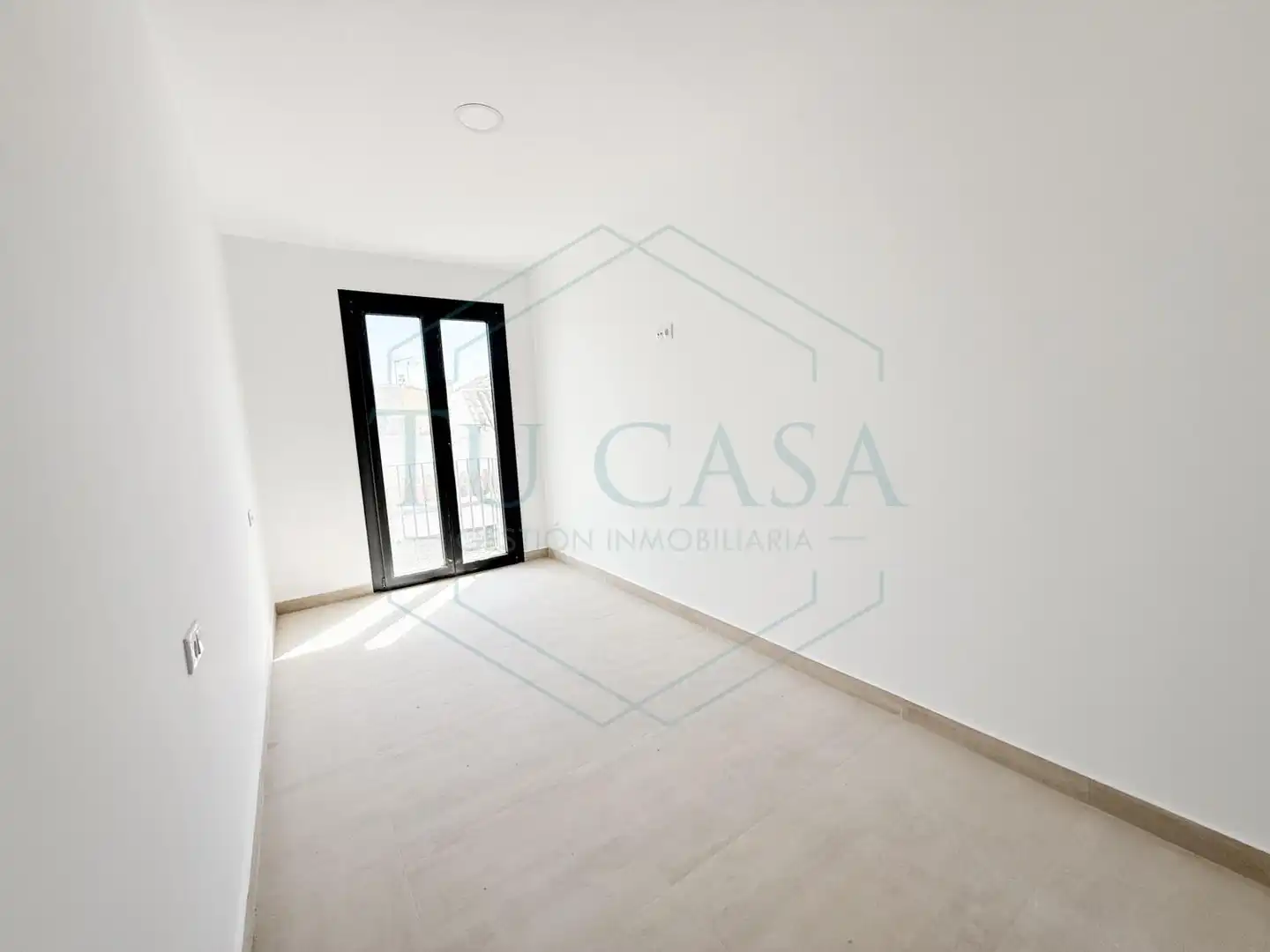 Dormitori de Casa adosada en venda en Chiclana de la Frontera amb Terrassa