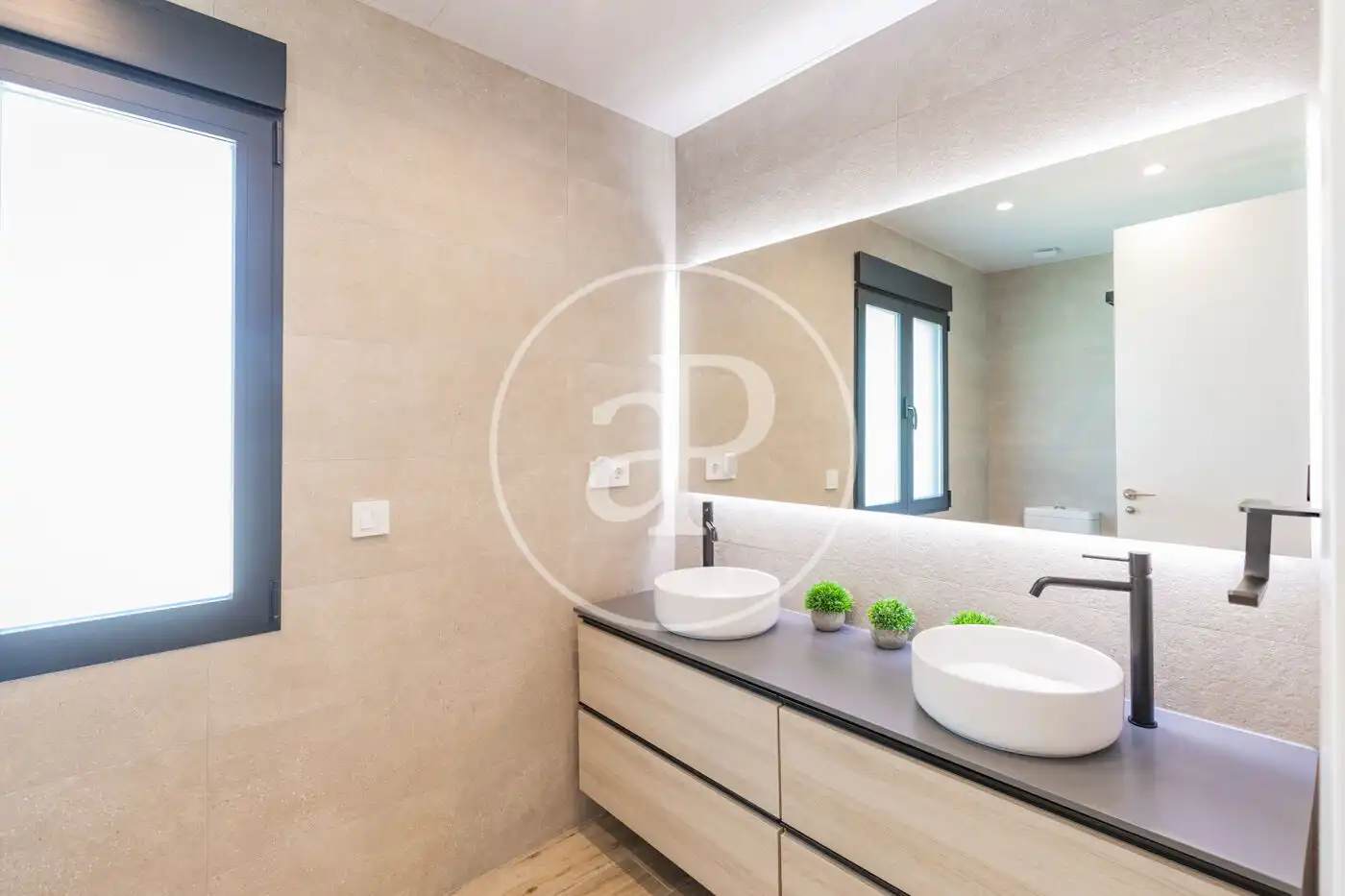 Badezimmer von Haus oder Chalet zum Verkauf in Pozuelo de Alarcón mit Klimaanlage, Heizung und Privatgarten