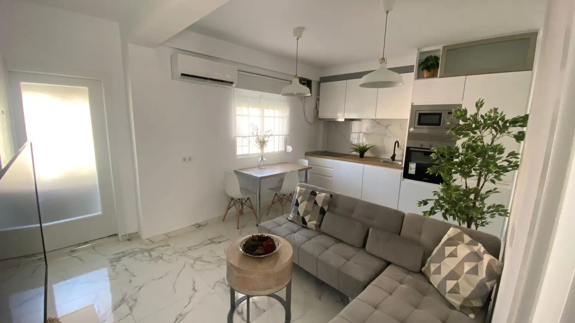 Habitació a Calle SEGRE, El Plantinar – Avda. La Paz - El Juncal