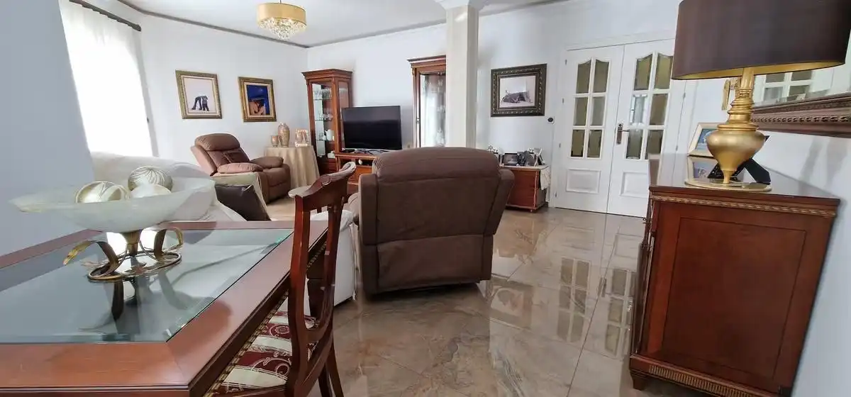 Sala d'estar de Casa adosada en venda en Totana amb Aire condicionat, Moblat i Balcó