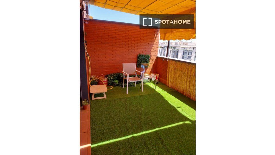 Terrassa de Pis de lloguer en  Madrid Capital amb Aire condicionat, Calefacció i Moblat