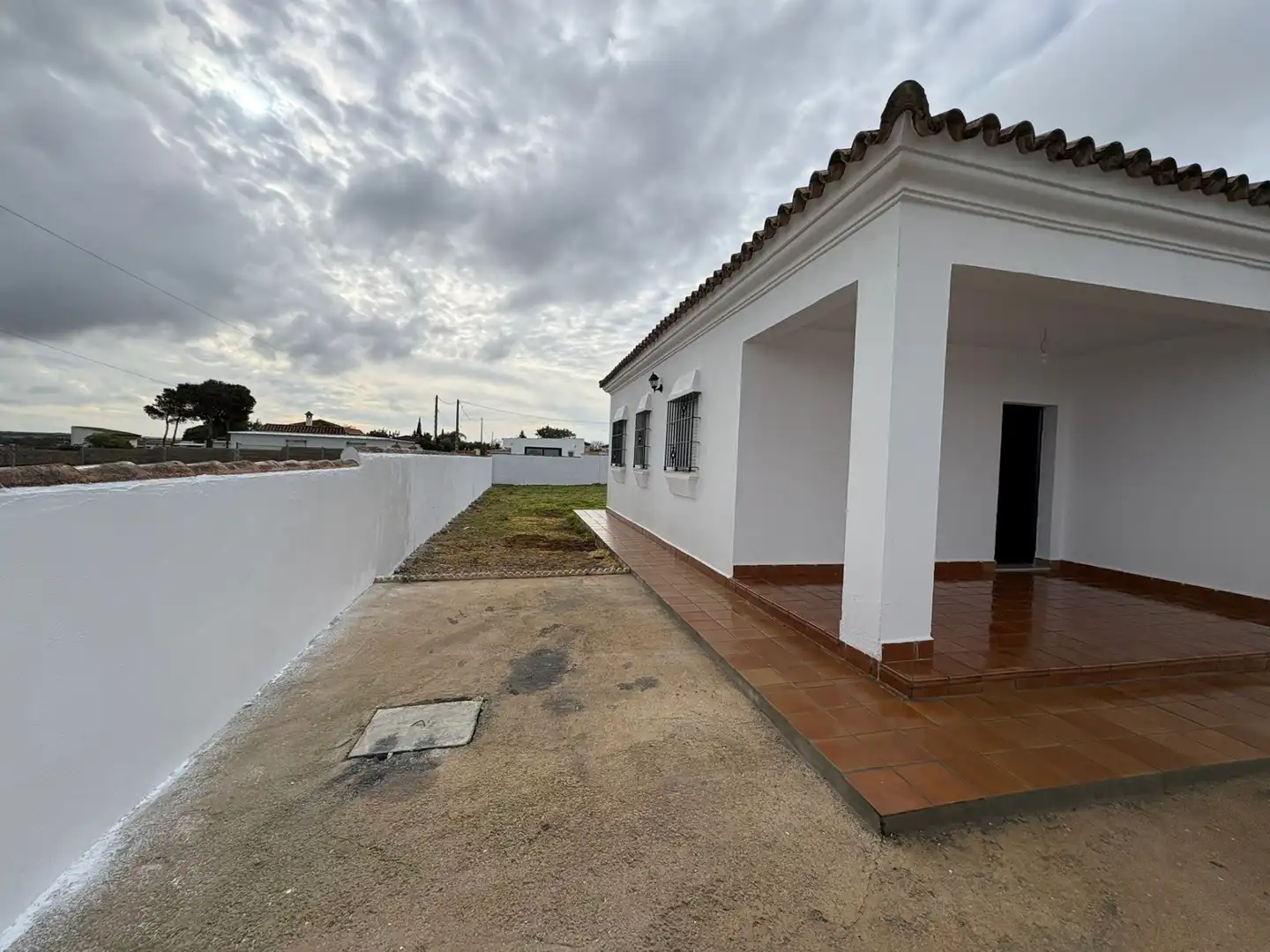 Vista exterior de Casa o chalet en venta en Chiclana de la Frontera con Calefacción y Jardín privado