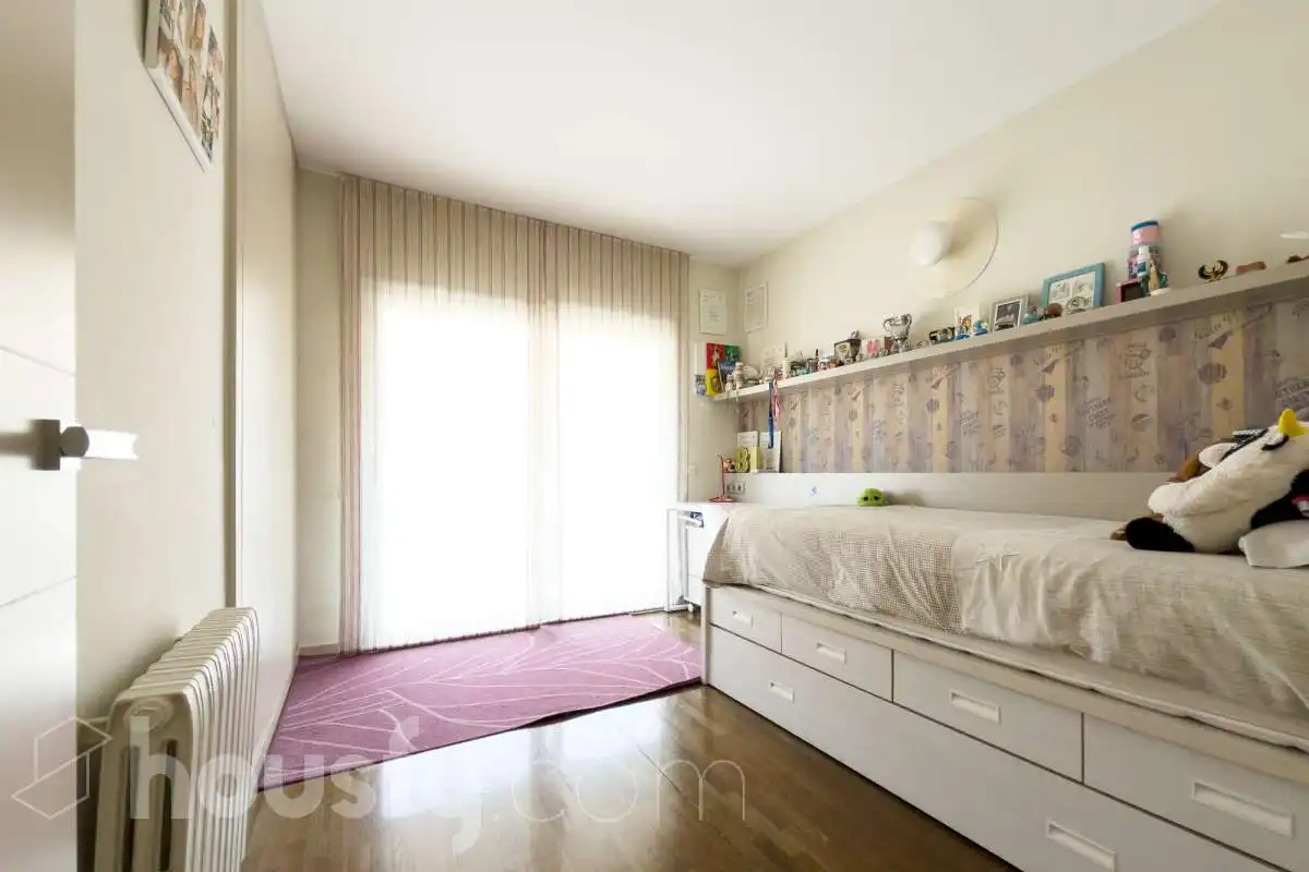 Habitación de Piso en venta en Barcelona con Aire acondicionado, Calefacción y Jardín privado