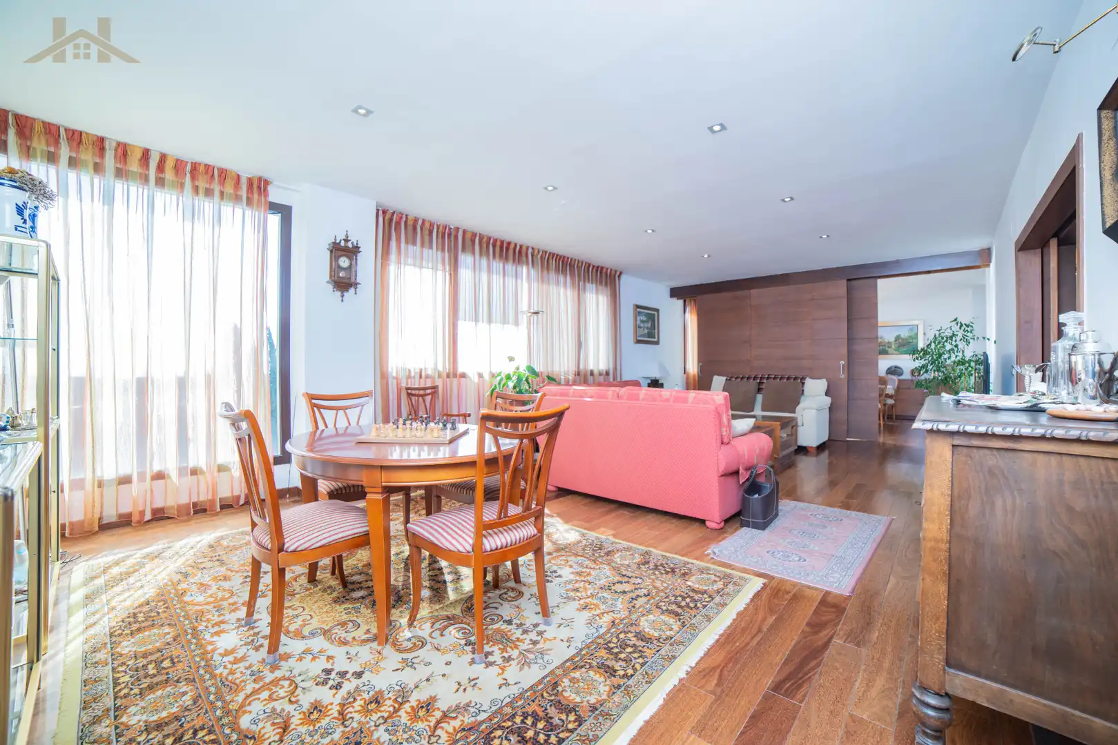 Sala d'estar de Casa o xalet en venda en Torrelodones amb Aire condicionat, Calefacció i Jardí privat