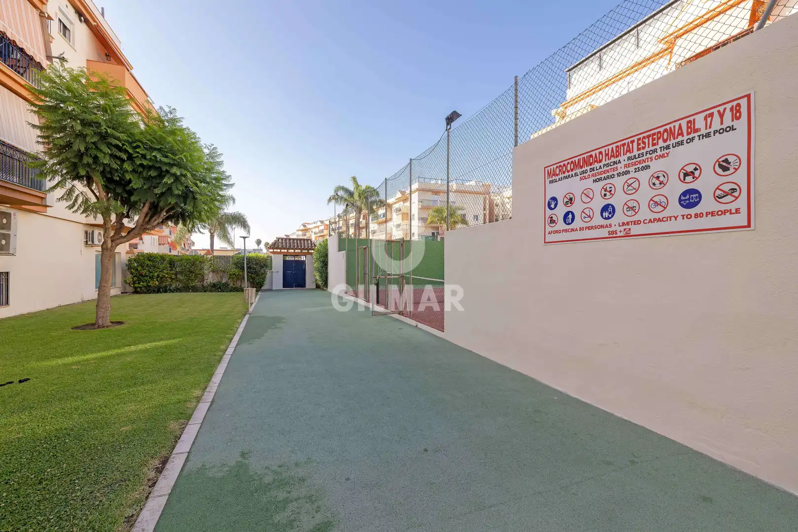 Aparcament de Àtic en venda en Estepona amb Calefacció, Piscina i Balcó