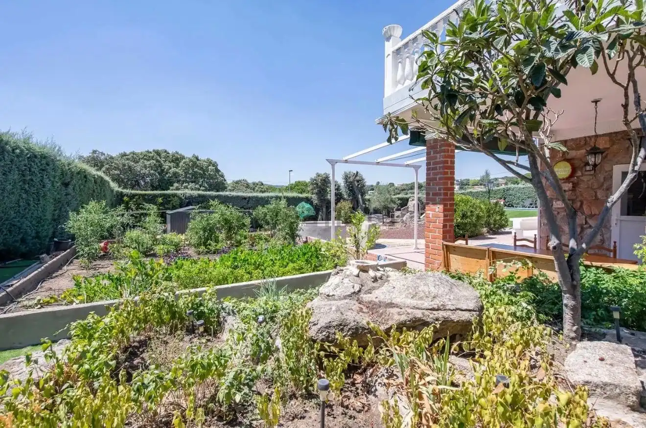 Garden of Houses for sale in Valdemorillo  with Air Conditioner, Heating and Private garden