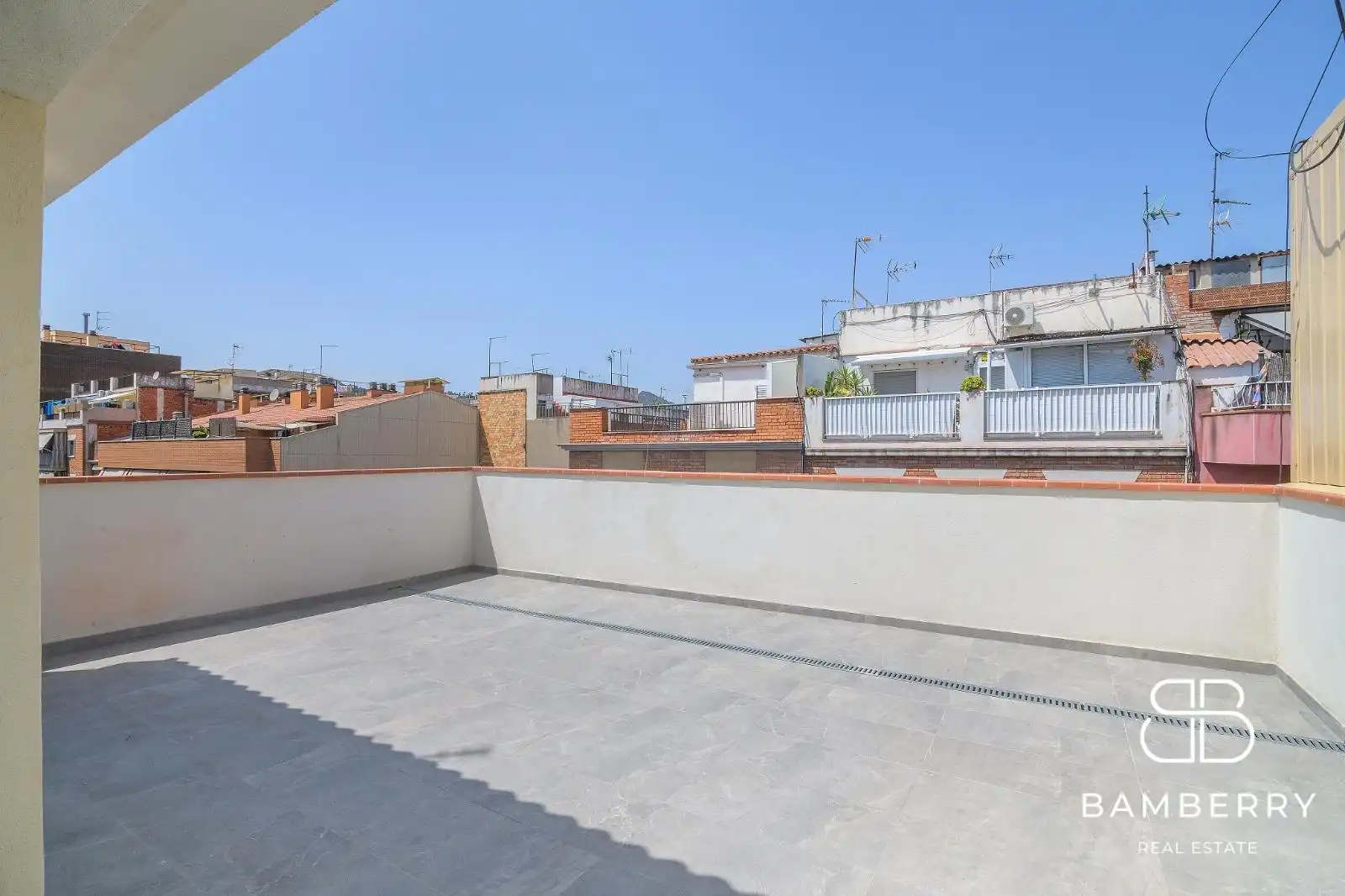 Terrassa de Àtic en venda en Sant Boi de Llobregat amb Parquet