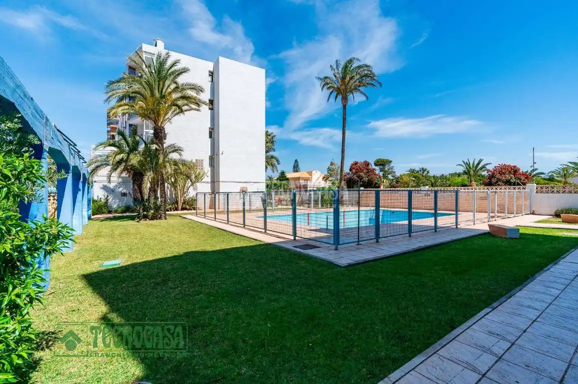 Swimming pool of Flat for sale in Roquetas de Mar  with Terrace, Furnished and Alarm