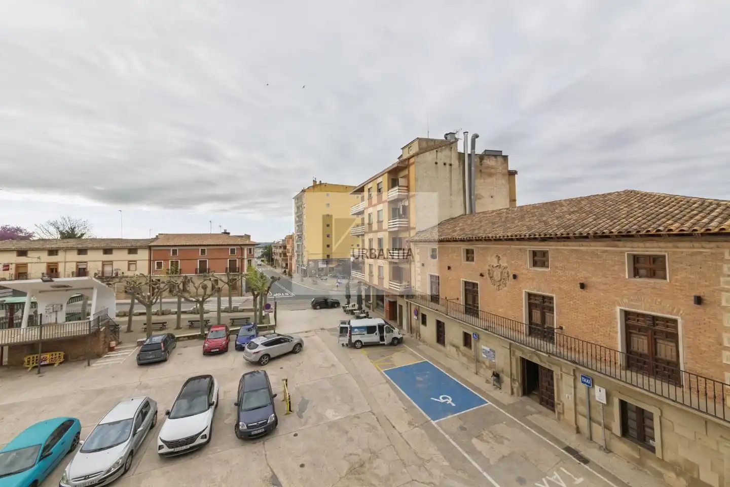 Vista exterior de Pis en venda en Los Arcos amb Calefacció, Parquet i Balcó