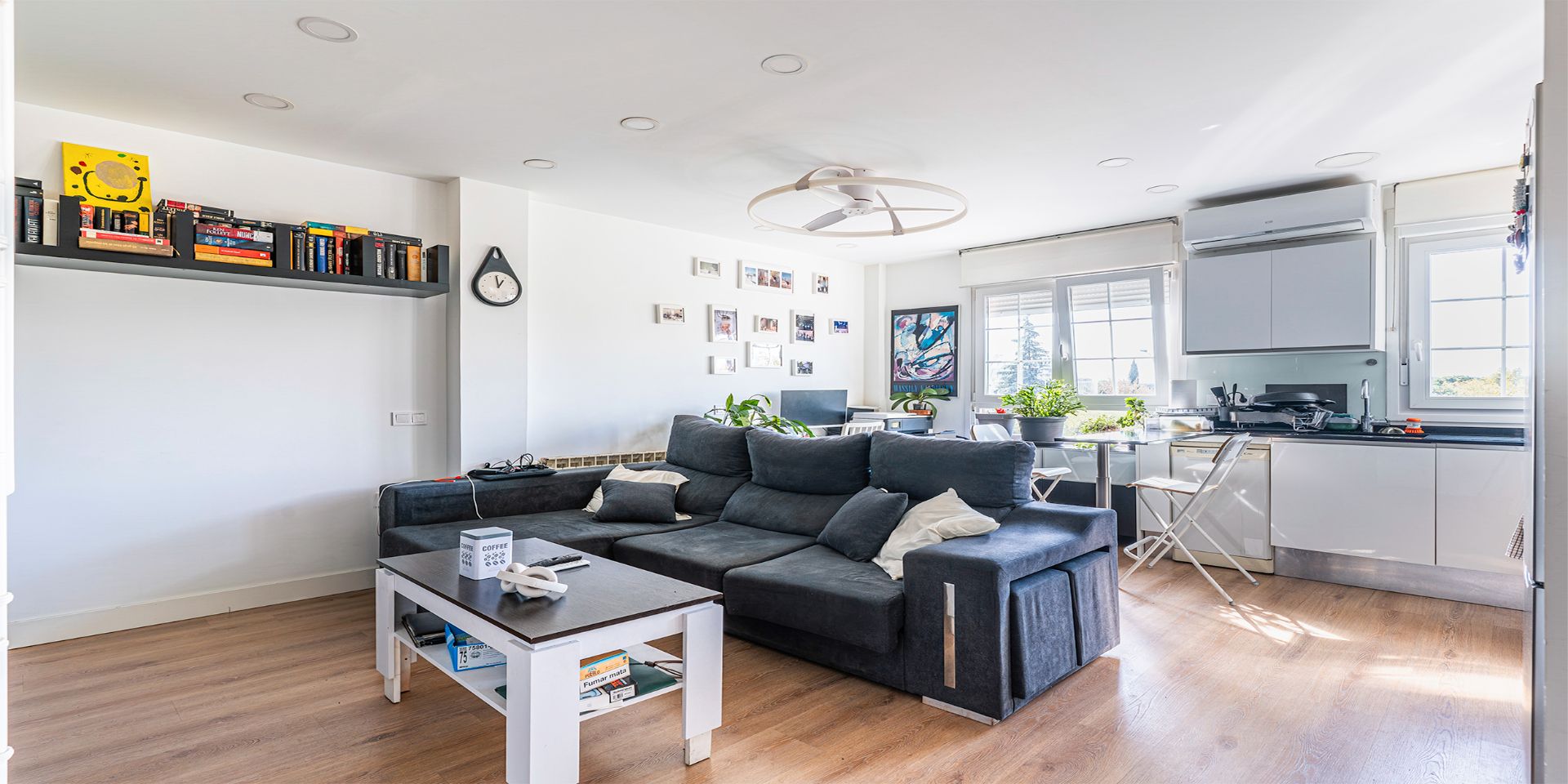 Living room of Flat for sale in Las Rozas de Madrid  with Air Conditioner and Heating