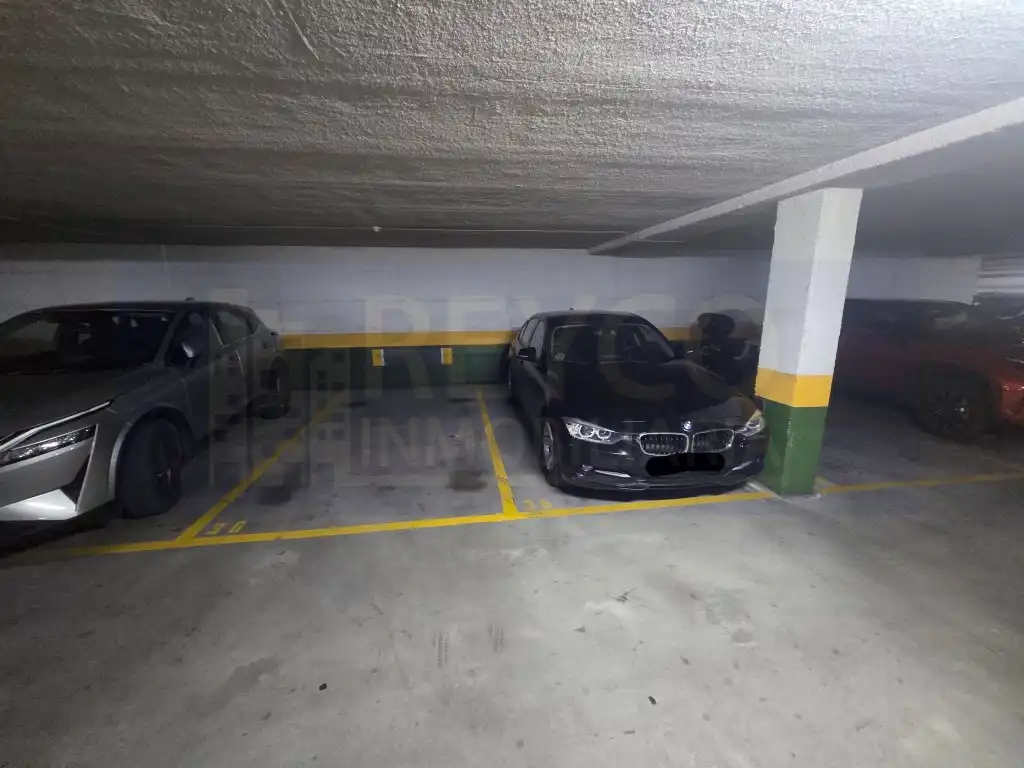 Parking de Piso en venta en  Logroño
