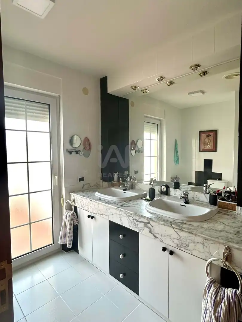 Bathroom of Houses for sale in Santovenia de la Valdoncina  with Heating and Terrace