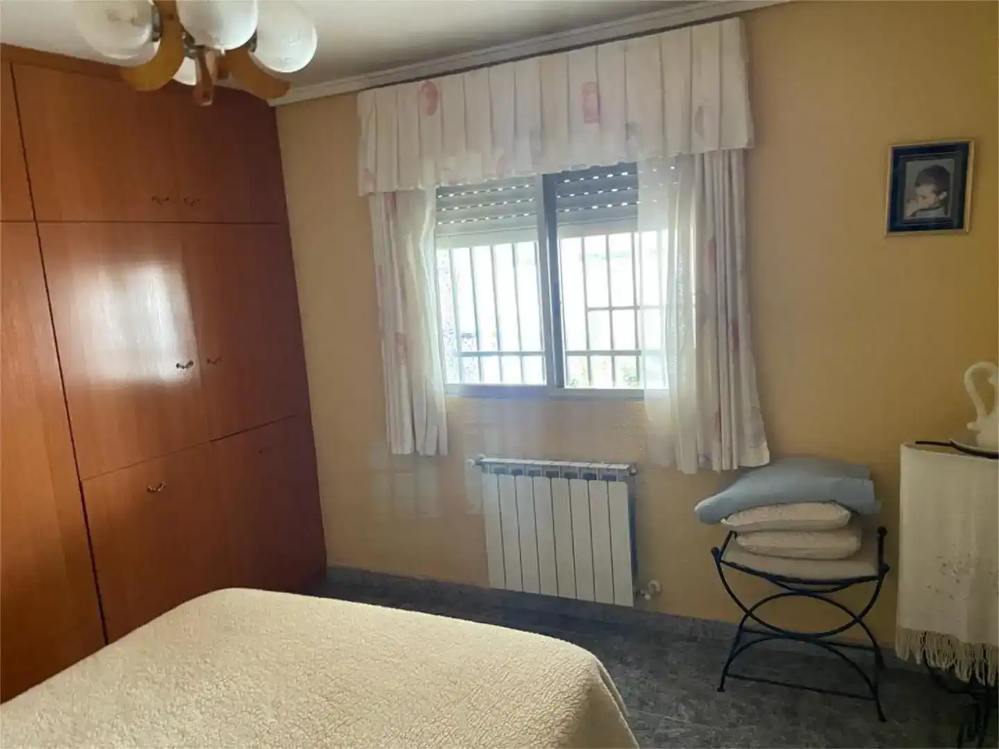 Dormitori de Casa o xalet en venda en Pedralba amb Aire condicionat
