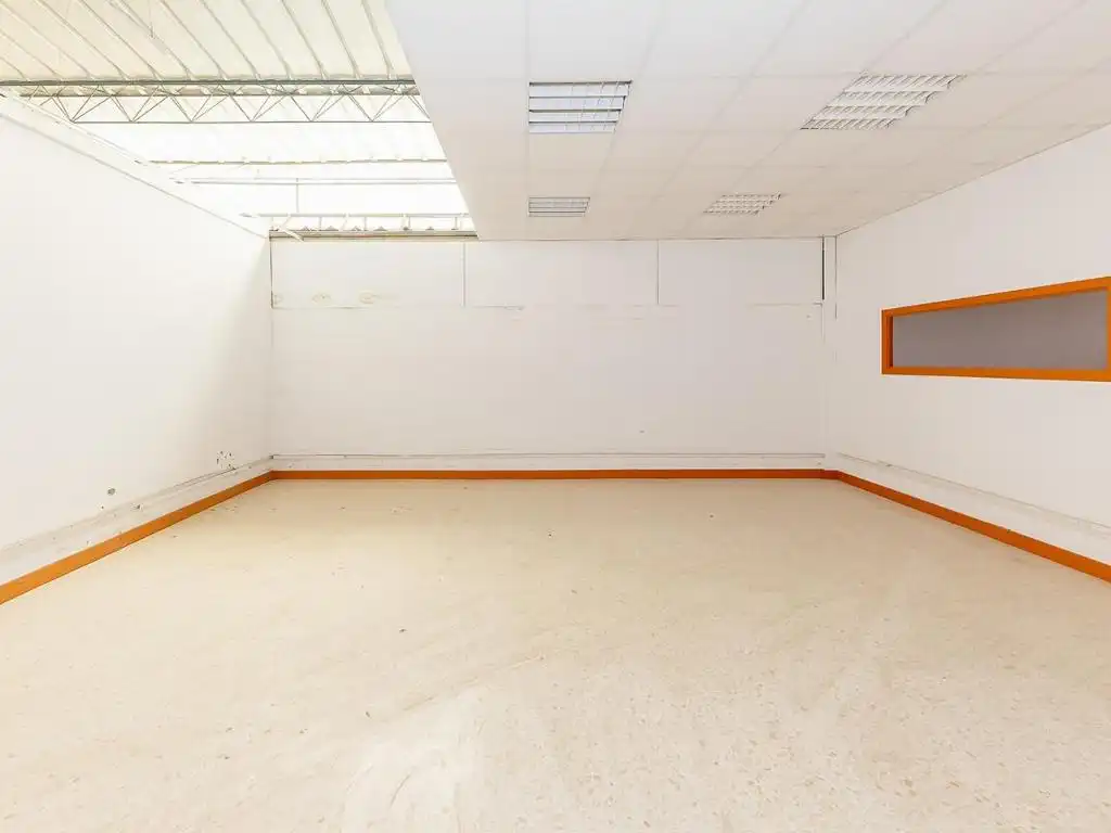 Büro zum Verkauf in Alcalá del Río mit Abstellraum