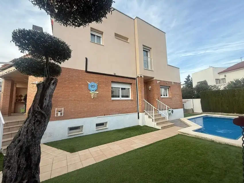 House with pool for sale in Miami Platja, imagen 2