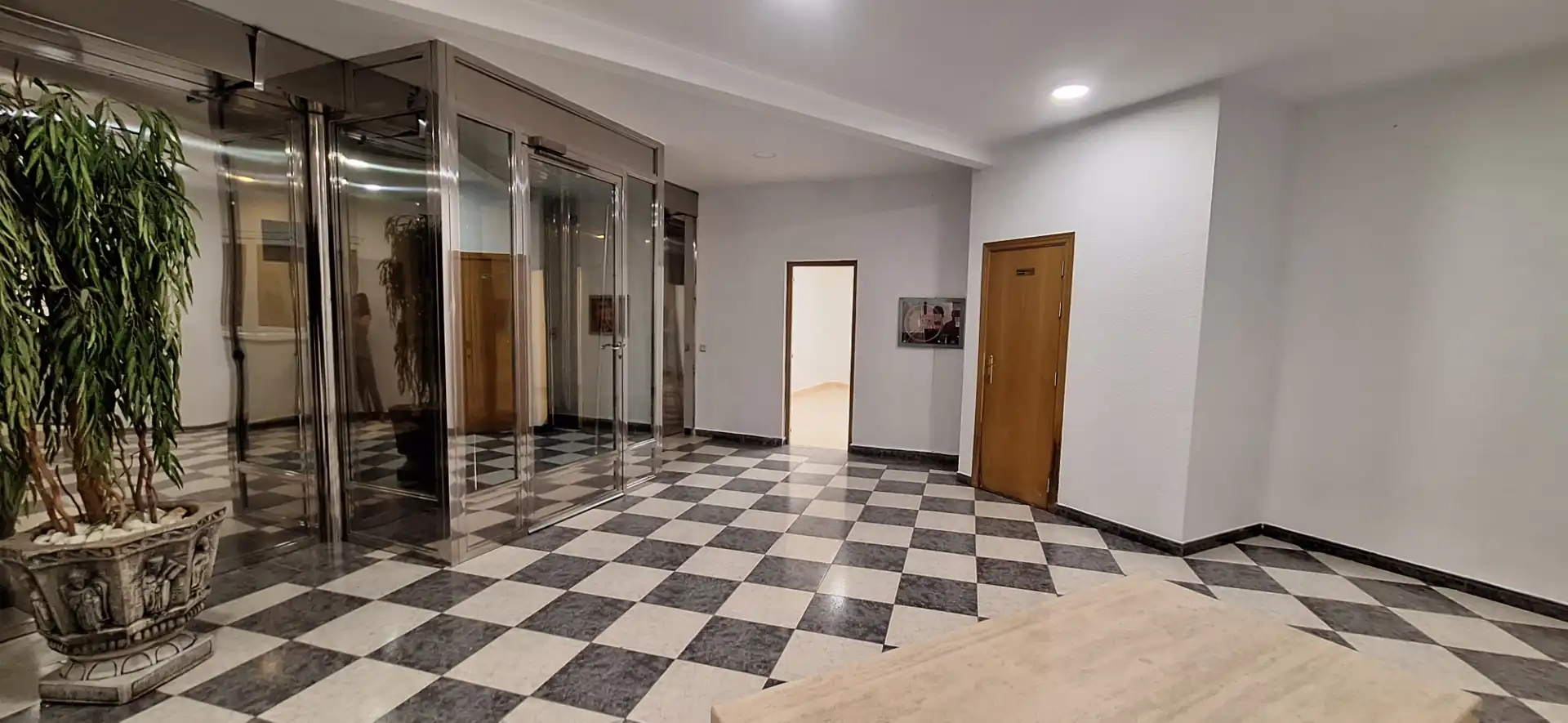Fabrikhallen zur Miete in Picanya