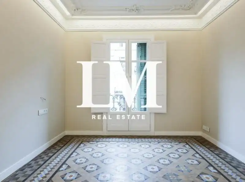 Vista exterior de Apartament en venda en Barcelona amb Aire condicionat, Terrassa i Balcó