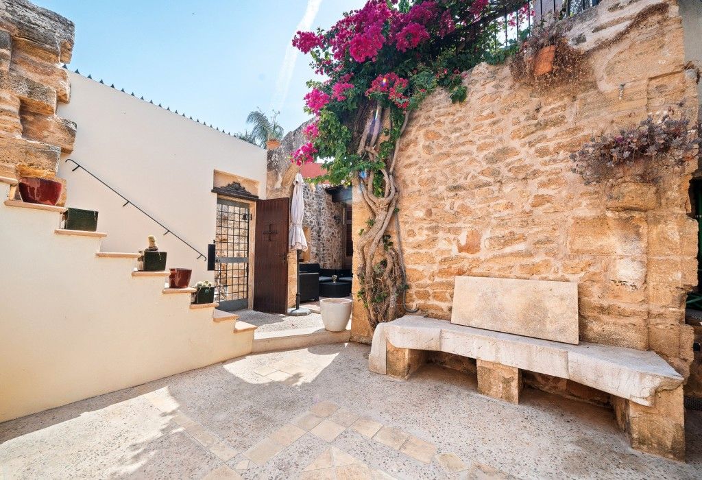 Exterior view of Country house for sale in Alcúdia  with Air Conditioner, Heating and Private garden