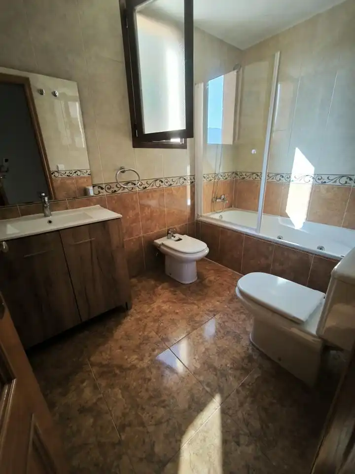 Baño de Dúplex de alquiler en Benalmádena con Aire acondicionado y Terraza