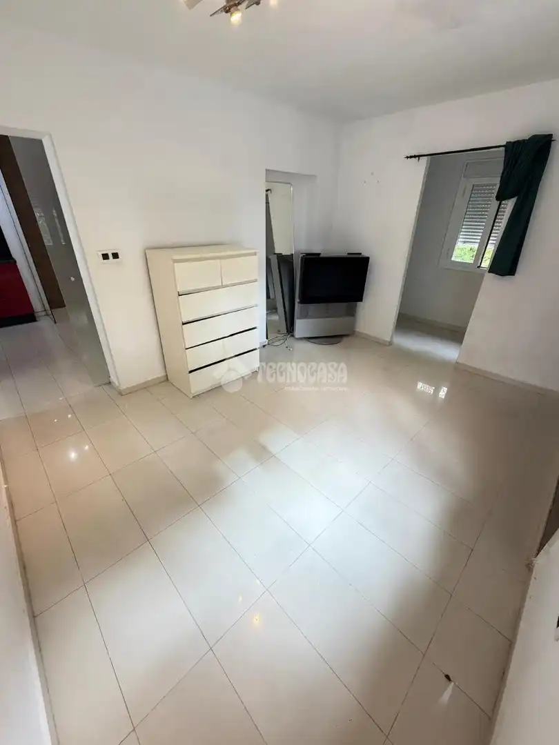 Flat for sale in Calle Lora del rio, Tiro de Línea