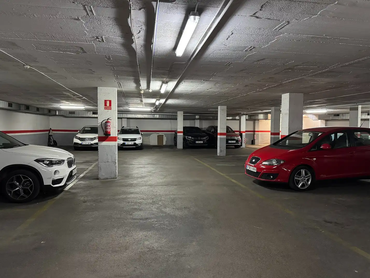 Parking de Ático en venta en Barcelona con Aire acondicionado, Calefacción y Terraza