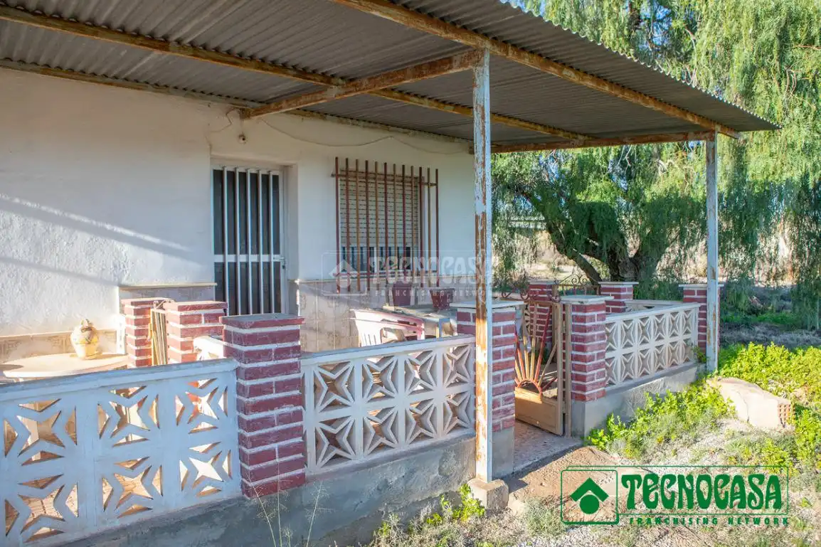 Vista exterior de Casa adosada en venta en Cuevas del Almanzora