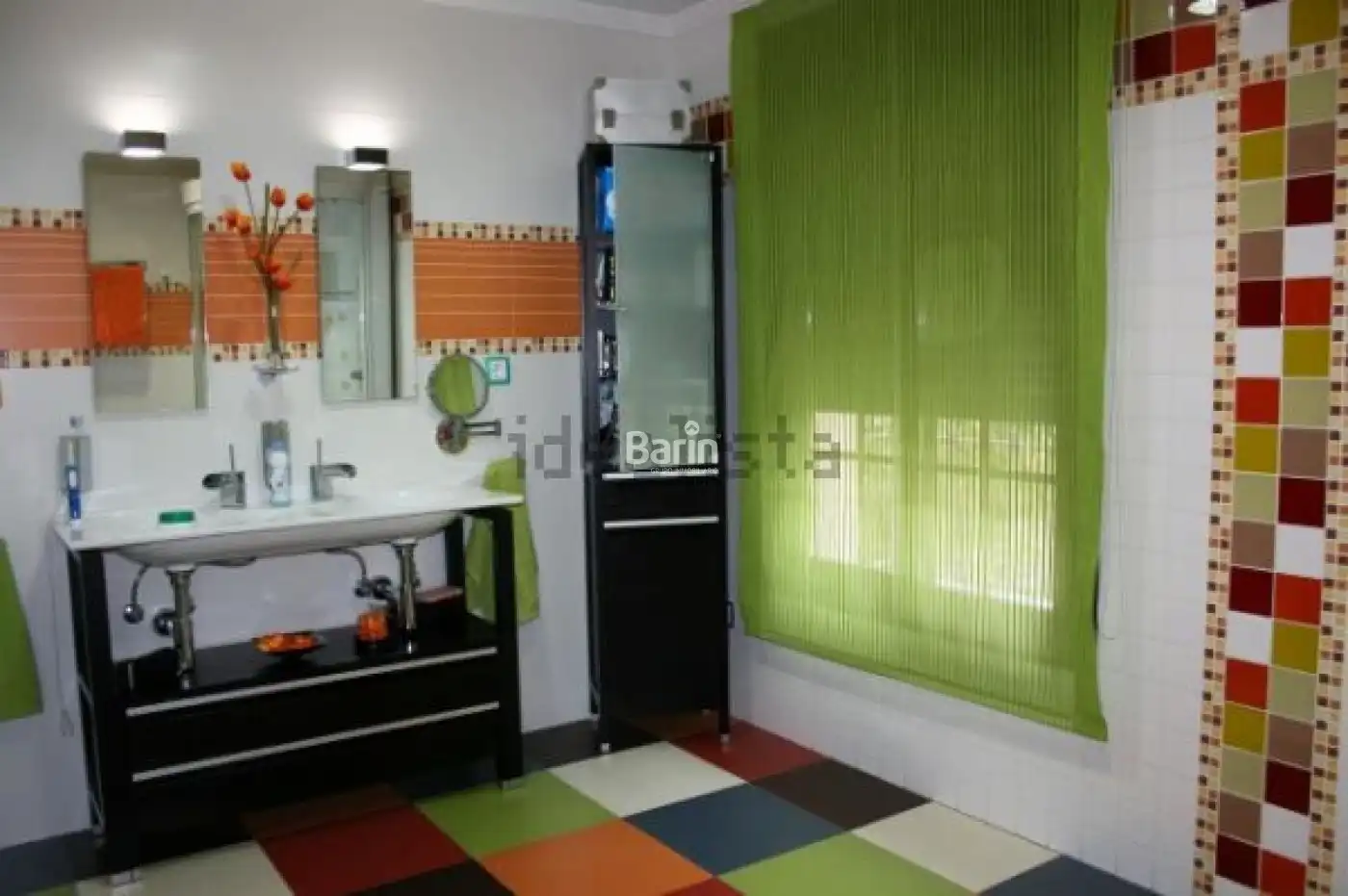 Bany de Casa o xalet en venda en Camas amb Aire condicionat, Jardí privat i Moblat