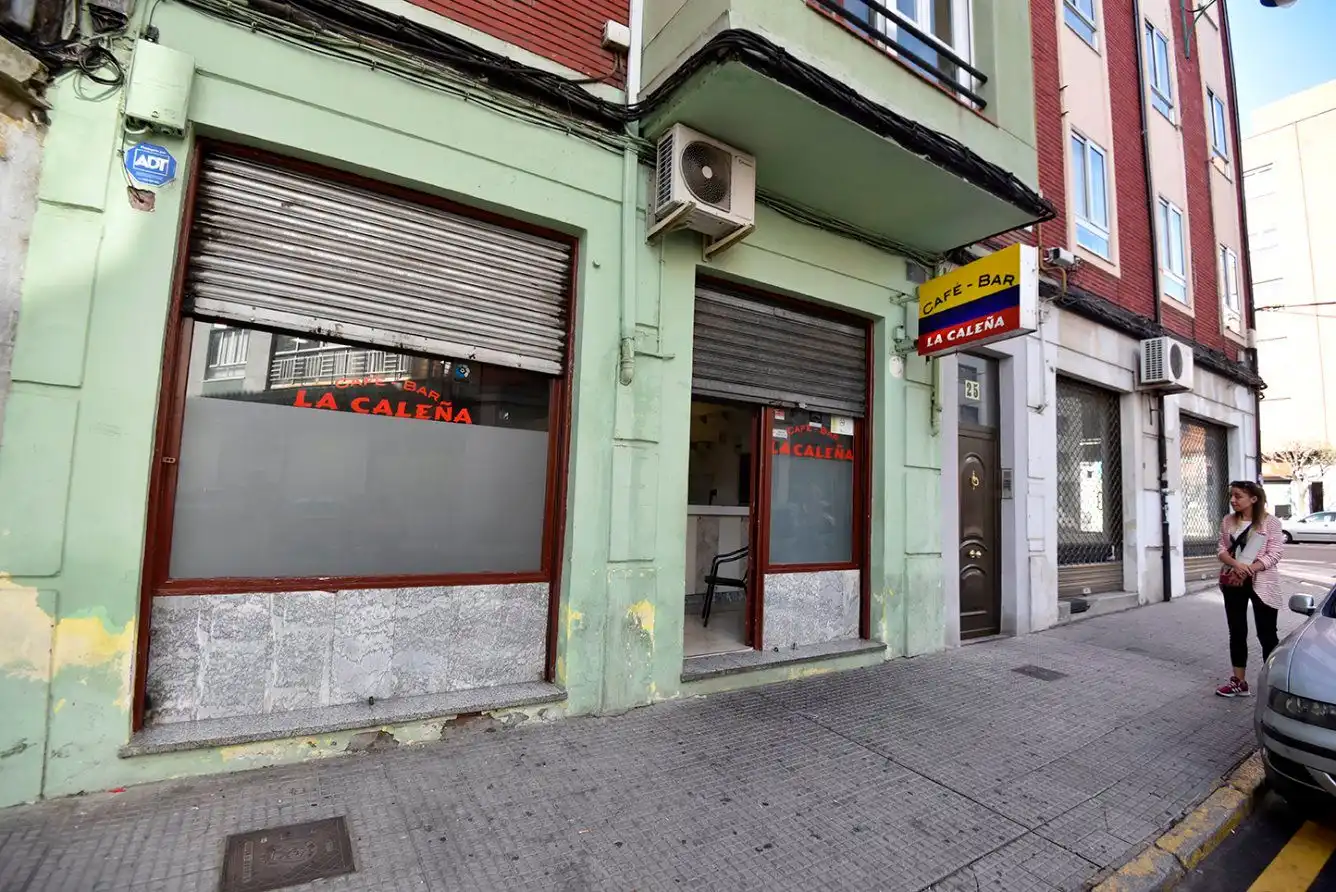 Vista exterior de Local en venta en León Capital 