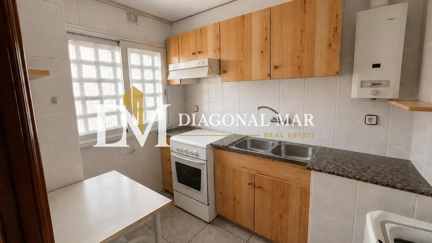 Cocina de Piso en venta en Barcelona con Balcón