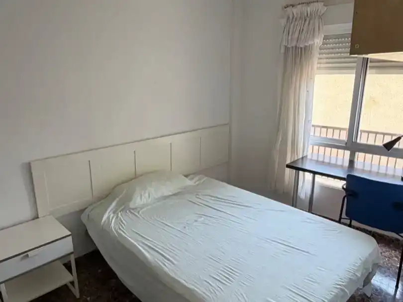 Schlafzimmer von Wohnung zur Miete in  Murcia Capital mit Klimaanlage und Balkon