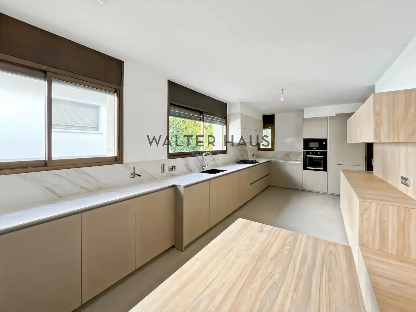 Houses for rent in Carrer d'Àngel Guimerà, L'Eixample