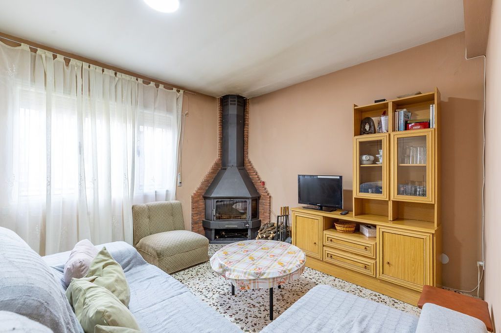 Sala d'estar de Casa o xalet en venda en Talaveruela de la Vera amb Traster