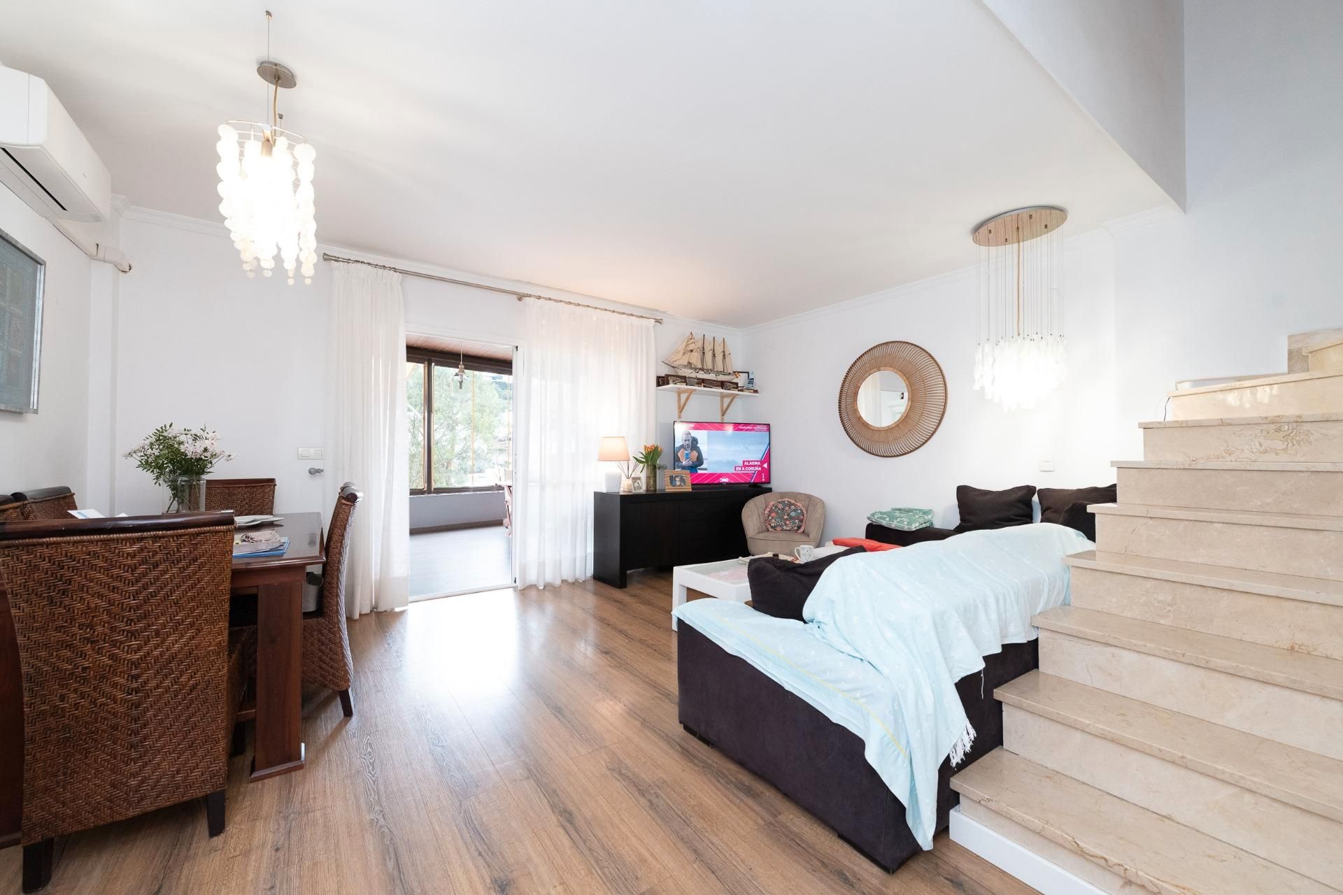 Sala de estar de Casa adosada en venta en Rincón de la Victoria con Aire acondicionado, Terraza y Trastero