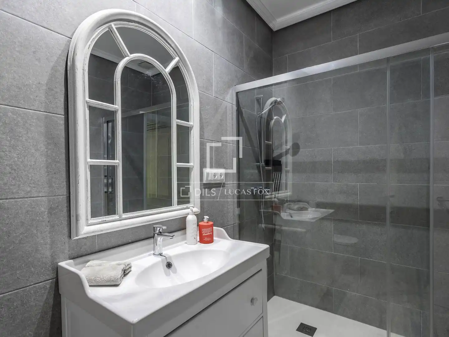 Bathroom of Lofts for rent in Madrid  with Air Conditioner, Heating and Terrace