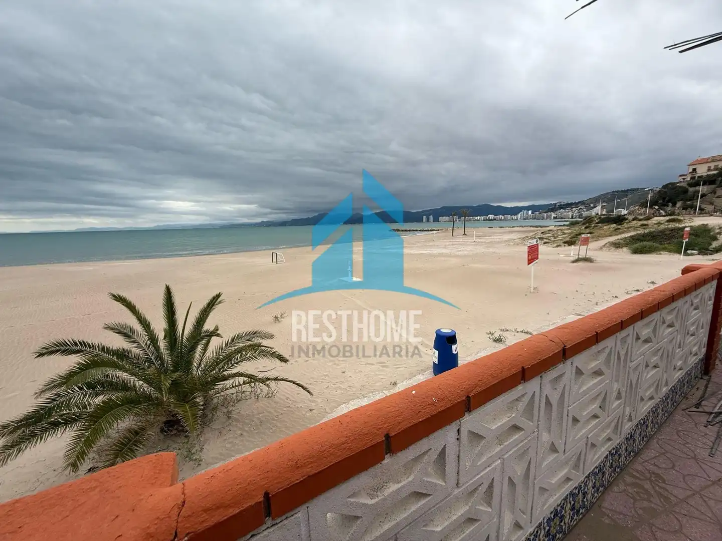 Vista exterior de Local en venta en Cullera
