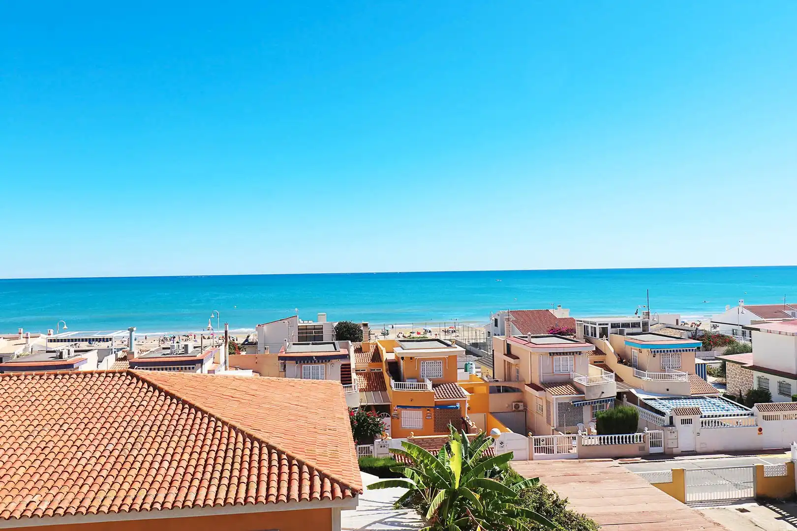 Vista exterior de Piso en venta en Guardamar del Segura con Terraza, Amueblado y Lavadora