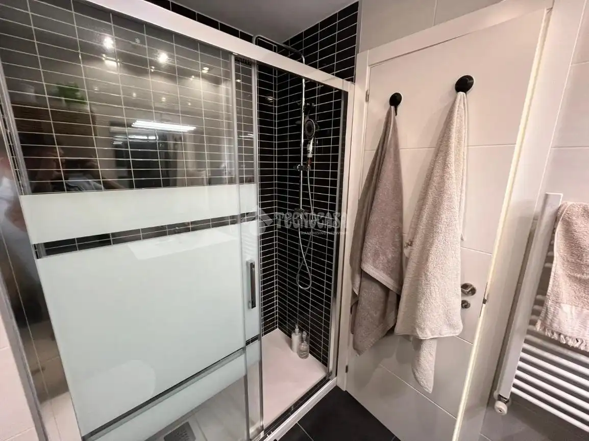 Baño de Piso en venta en Alcalá de Henares con Aire acondicionado, Calefacción y Terraza