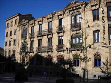 Oficina amb ascensor de lloguer a Calle Azafranal 48