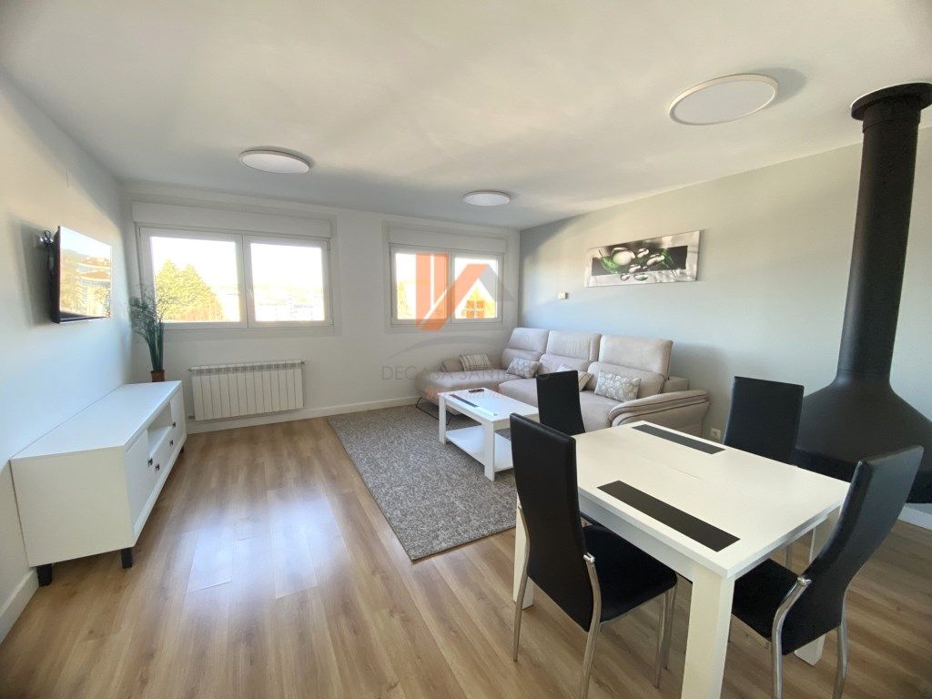 Sala d'estar de Dúplex de lloguer en Santiago de Compostela  amb Moblat