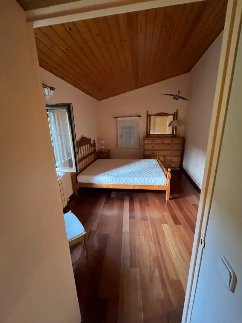 Dormitori de Finca rústica en venda en Sant Joan Les Fonts amb Aire condicionat, Calefacció i Jardí privat