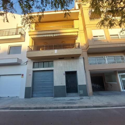 Edificio en Venta en Calle CEUTA, 40 en Barrio de San Blas