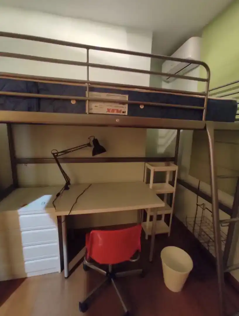 Schlafzimmer von Dachboden zur Miete in  Murcia Capital mit Klimaanlage und Balkon