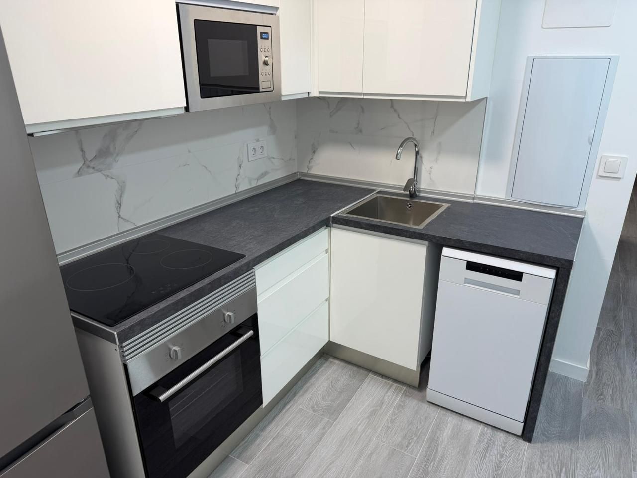 Erdgeschoss zur Miete in De Puentelarra, Santa Eugenia