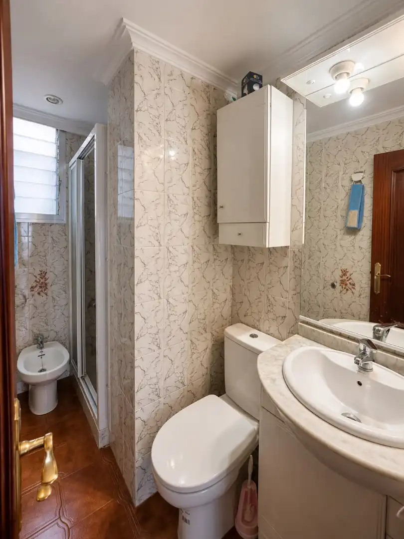 Bathroom of Flat for sale in Sevilla