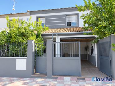 Casa con piscina en venta en Mollina